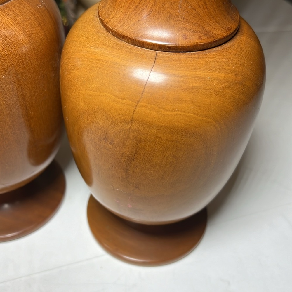 Beautiful Pair of Hand carved wooden vases - Picture 6 of 9